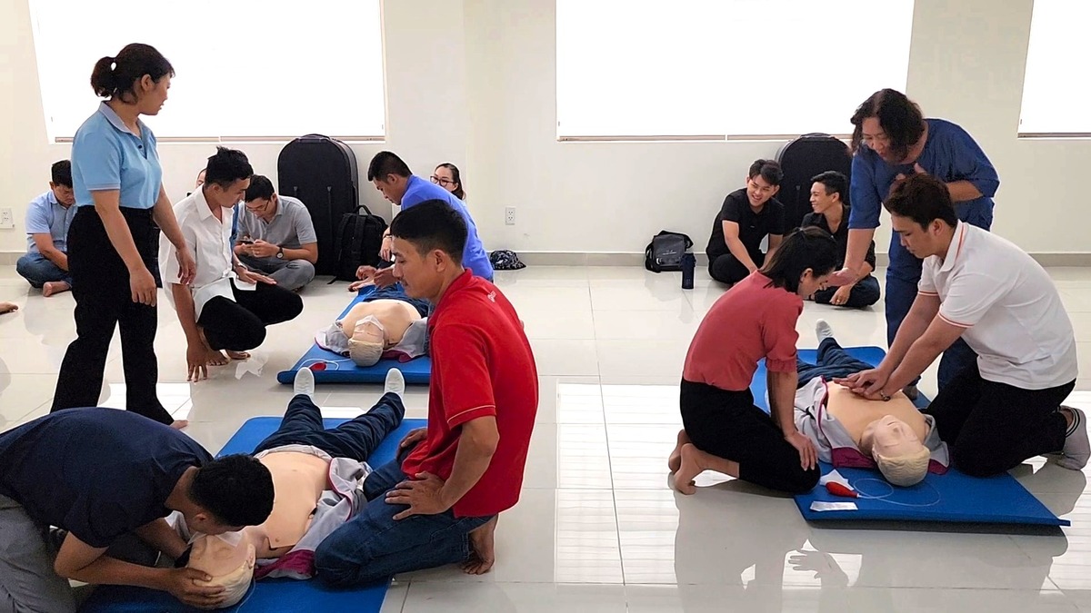 Thực hành hồi sức tim phổi CPR